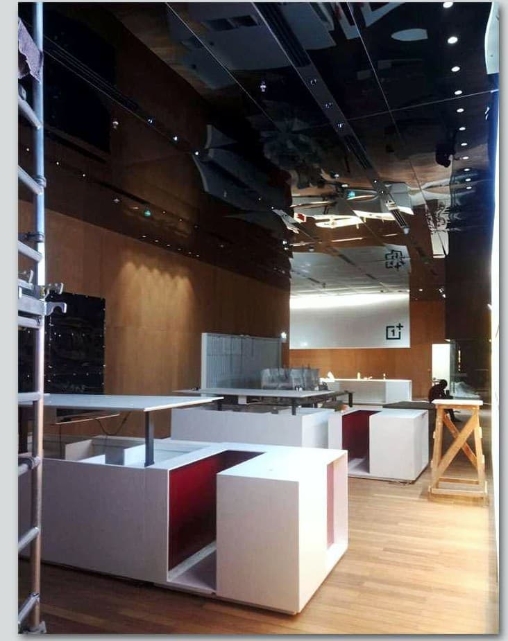 OnePlus experience floor