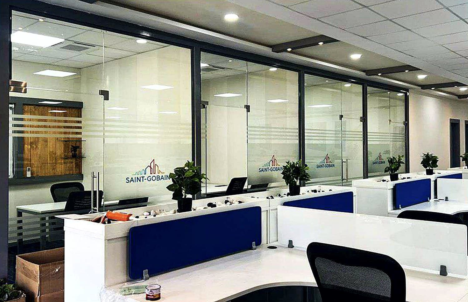 Saint-Gobain glazed cabins with branding